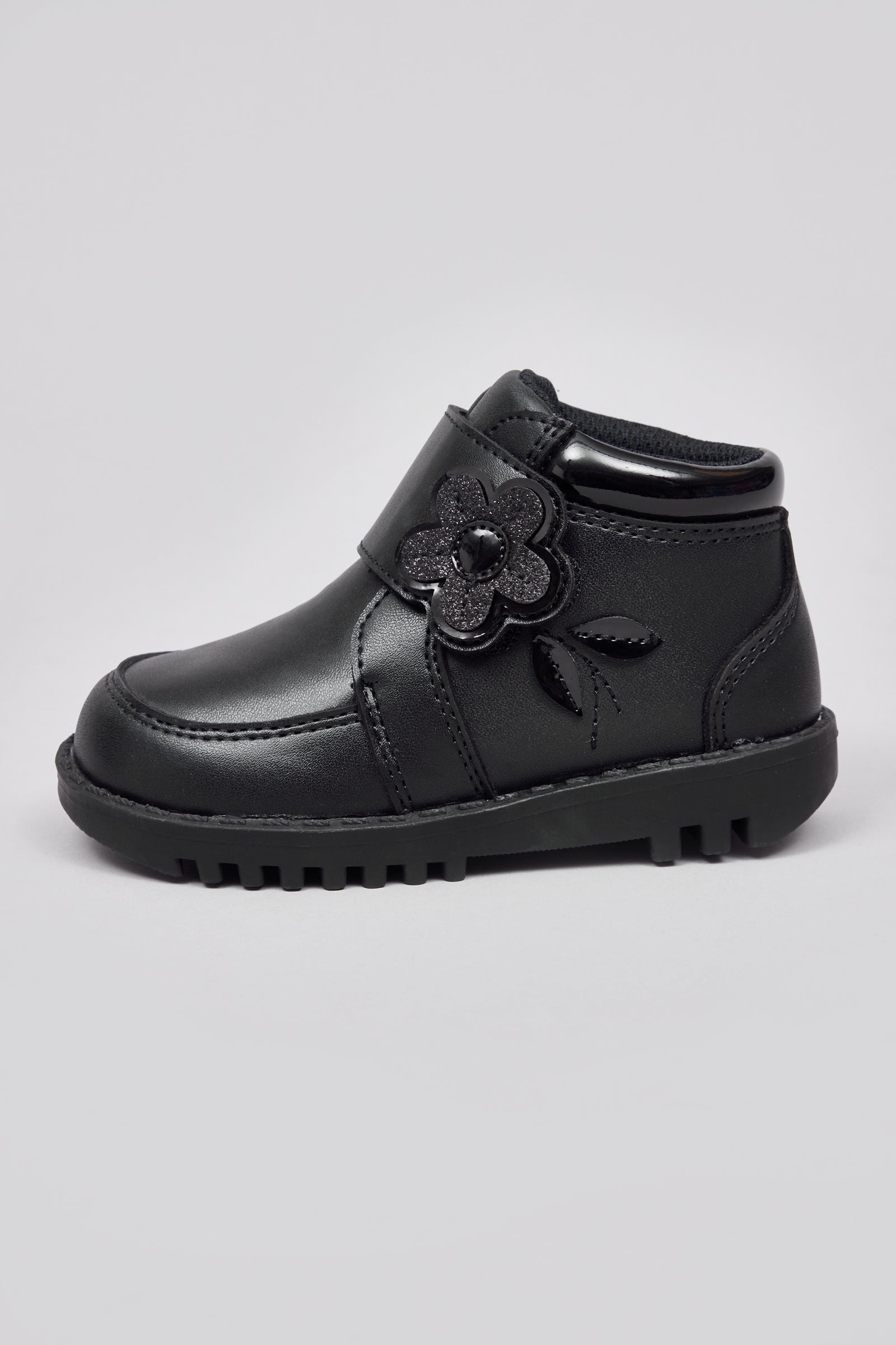 GIRLS SCHOOL SHOES - William Lamb Group GIRLS SCHOOL SHOES - William Lamb Group